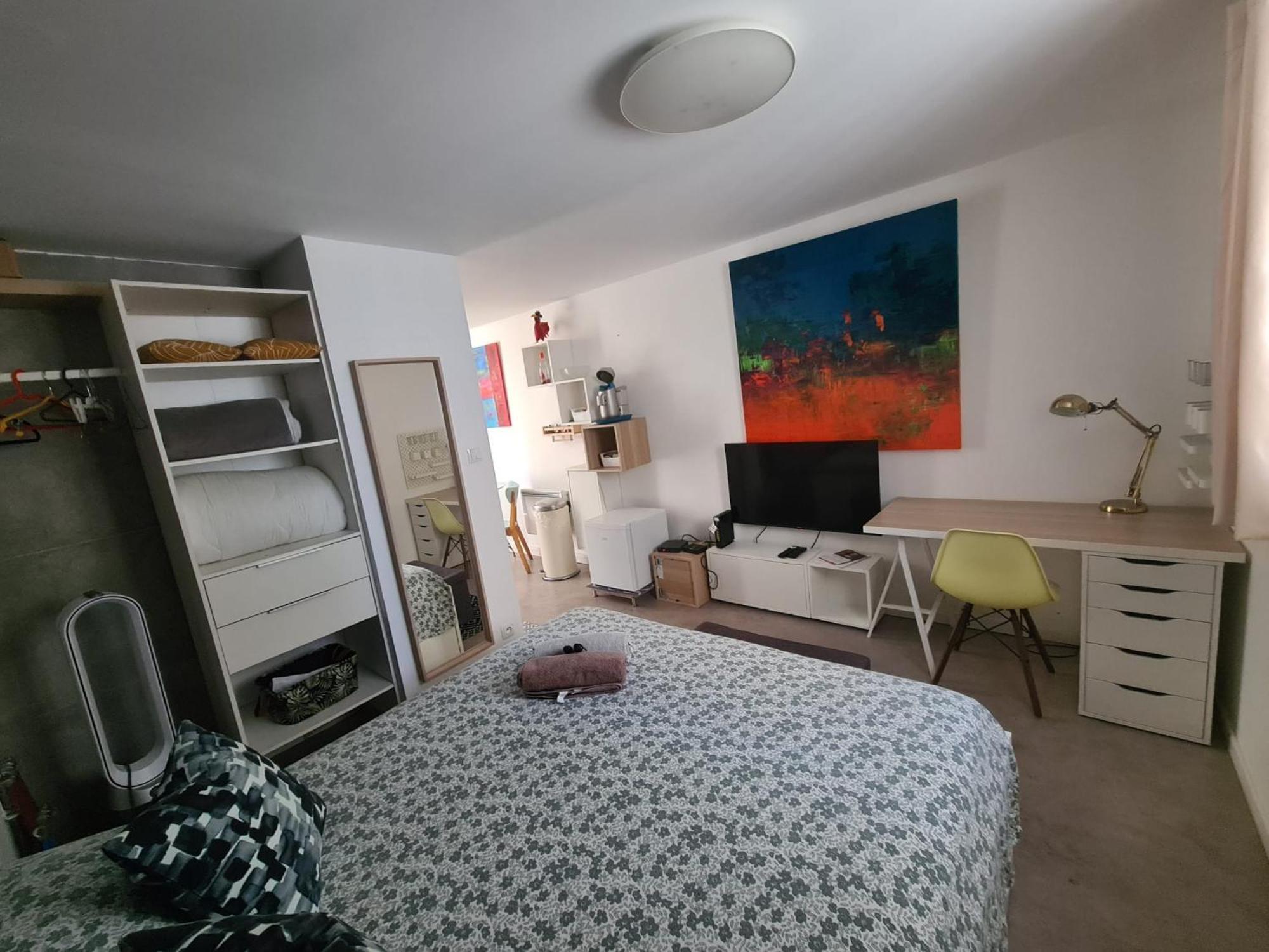 Beau Studio Equipe - Calme Et Confortable Bourg-en-Bresse Exterior photo